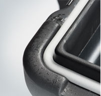 Close up of peli hardigg super v 4u rack mount cases Positive anti-shear locks which prevent lid separation upon impact